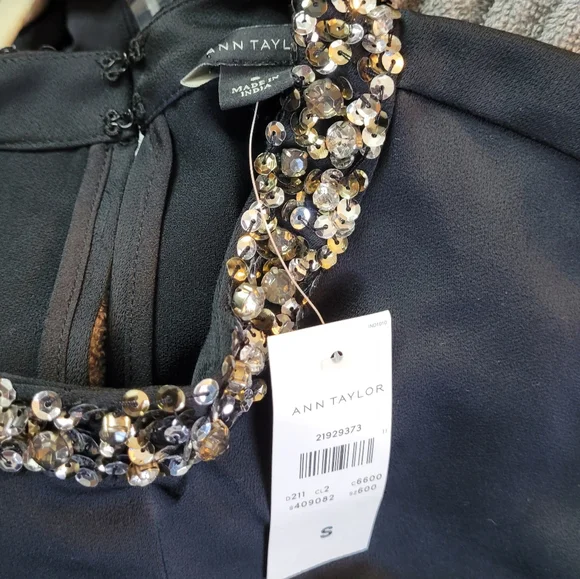Ann Taylor Sequin Neckline Sleveless Top Blouse Small - Picture 4 of 7
